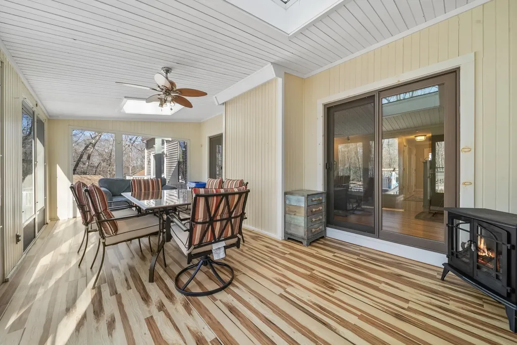 2 Remington Court Derry NH 03038