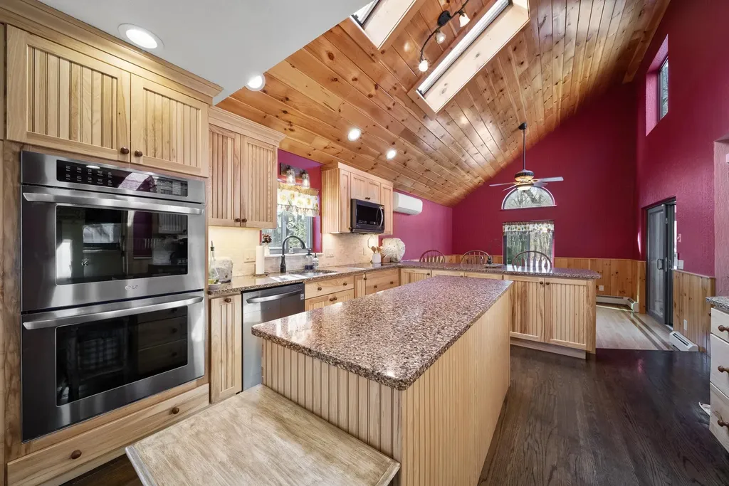 2 Remington Court Derry NH 03038