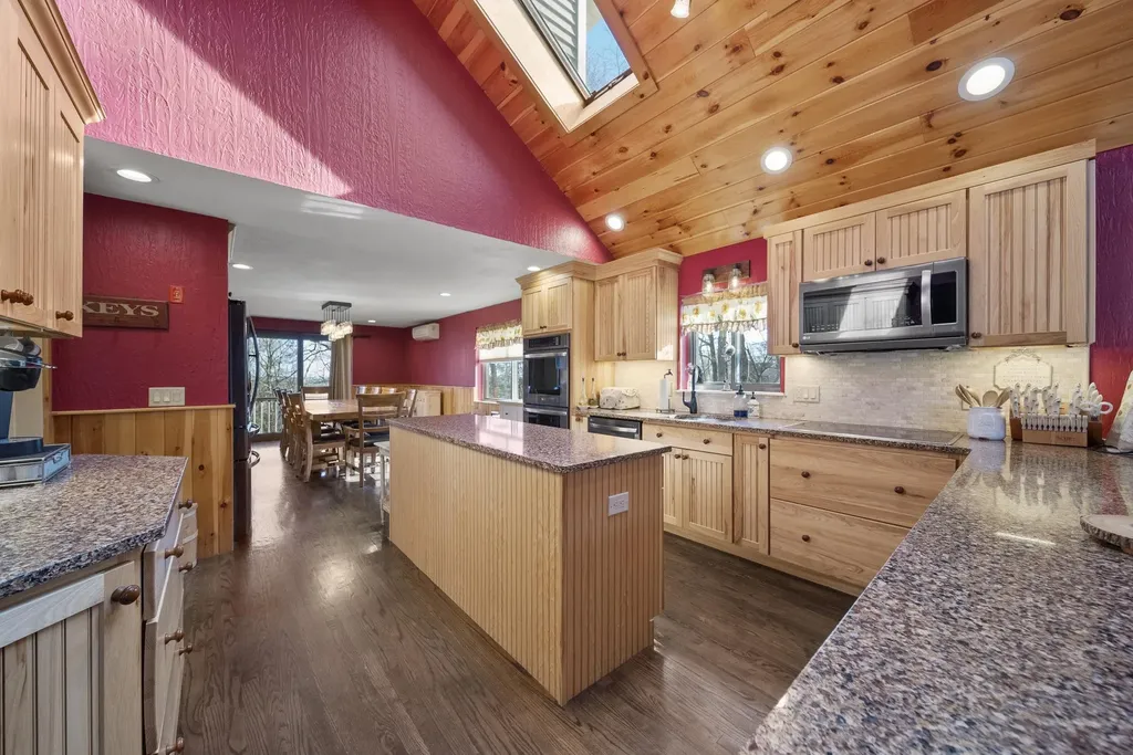 2 Remington Court Derry NH 03038