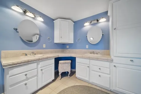 2 Remington Court Derry NH 03038