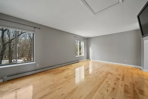 2 Remington Court Derry NH 03038