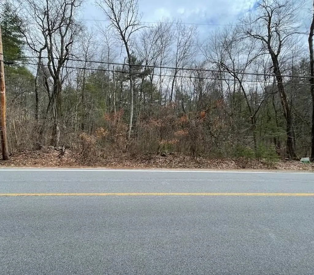 Pingree Hill Road Auburn NH 03032