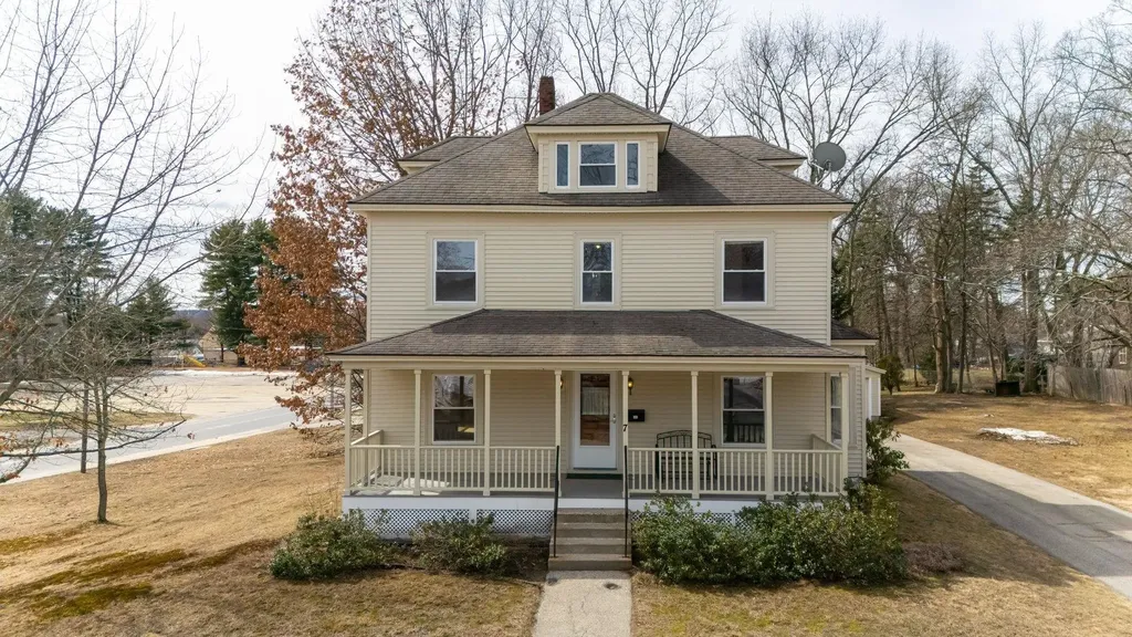 7 1st Street Hudson NH 03051