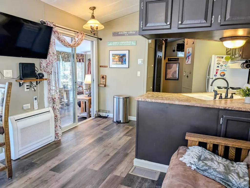 10 Hollows Road Holderness NH 03245