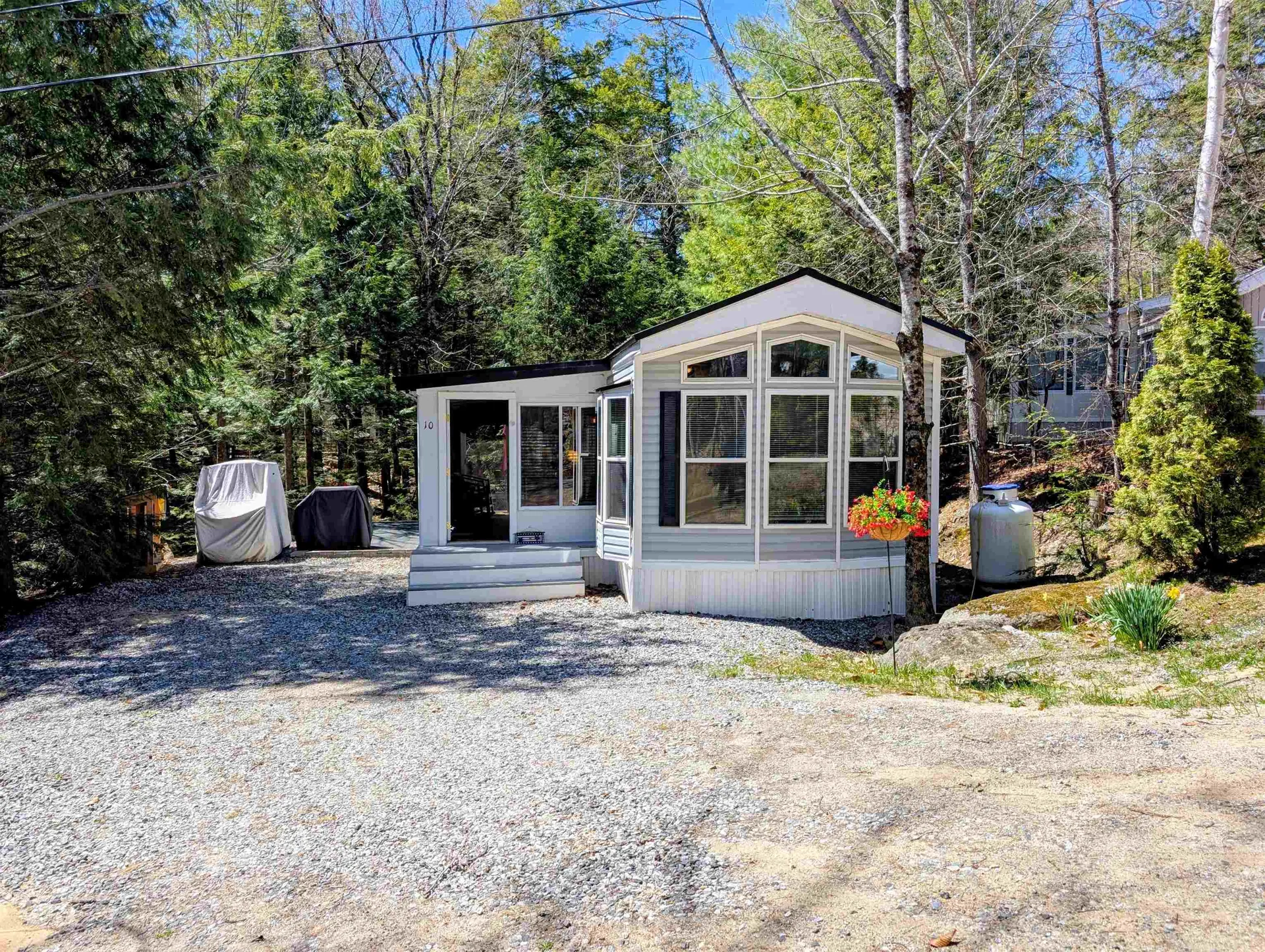 10 Hollows Road Holderness NH 03245