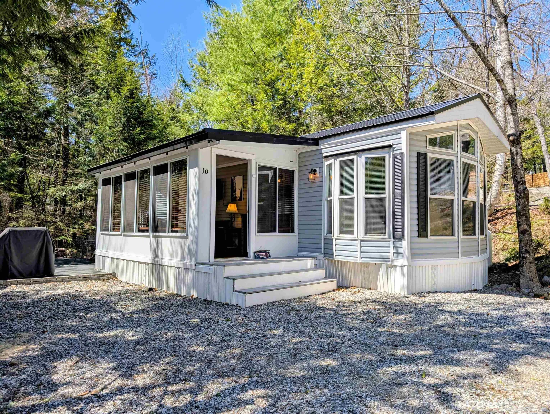 10 Hollows Road Holderness NH 03245