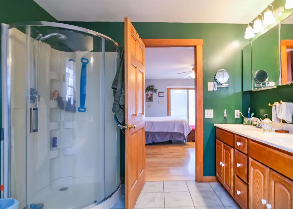 5 Malagash Road Reading VT 05062