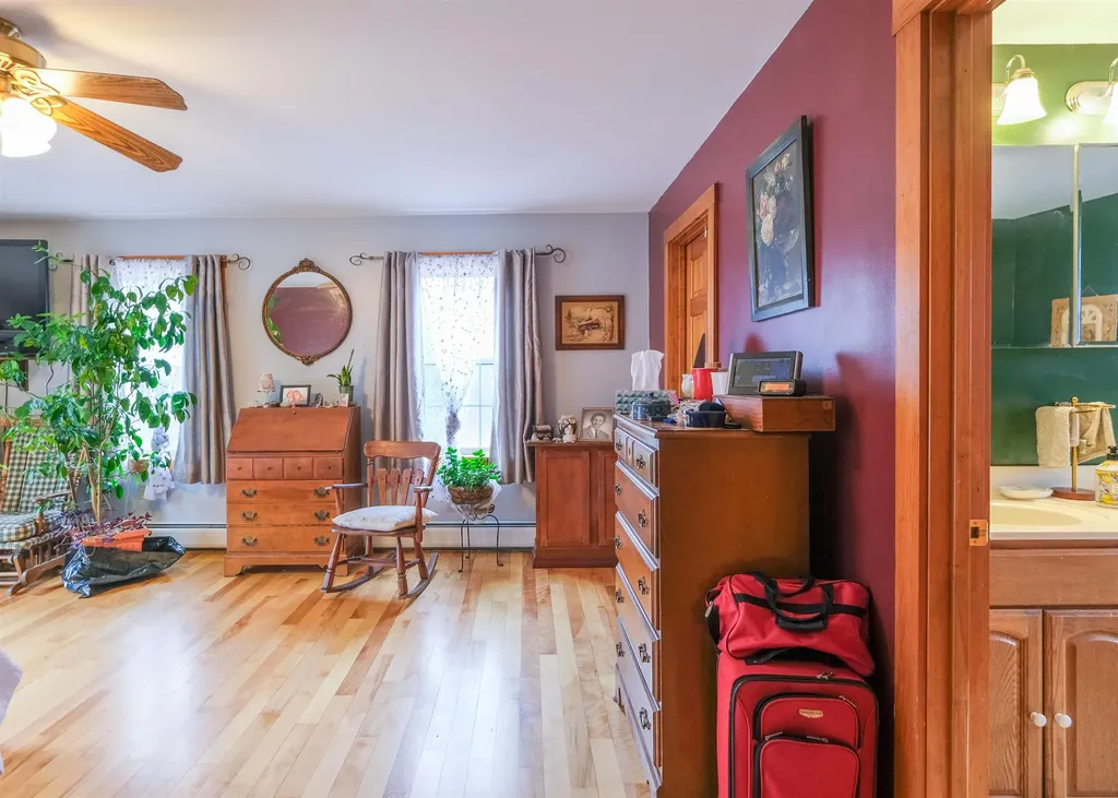 5 Malagash Road Reading VT 05062