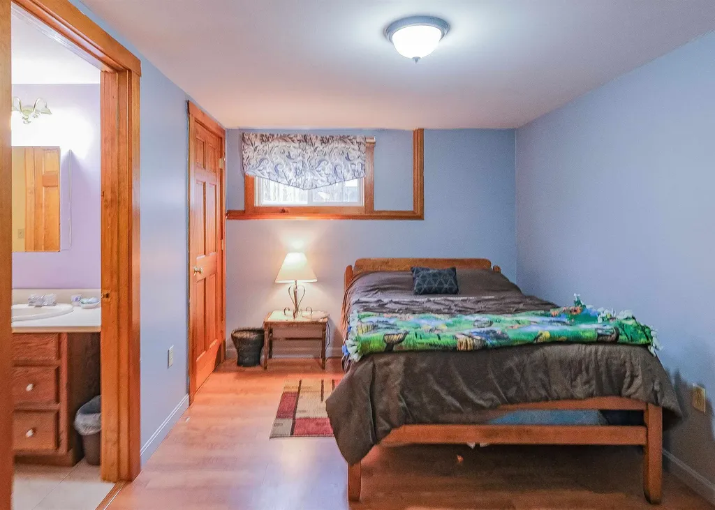 5 Malagash Road Reading VT 05062