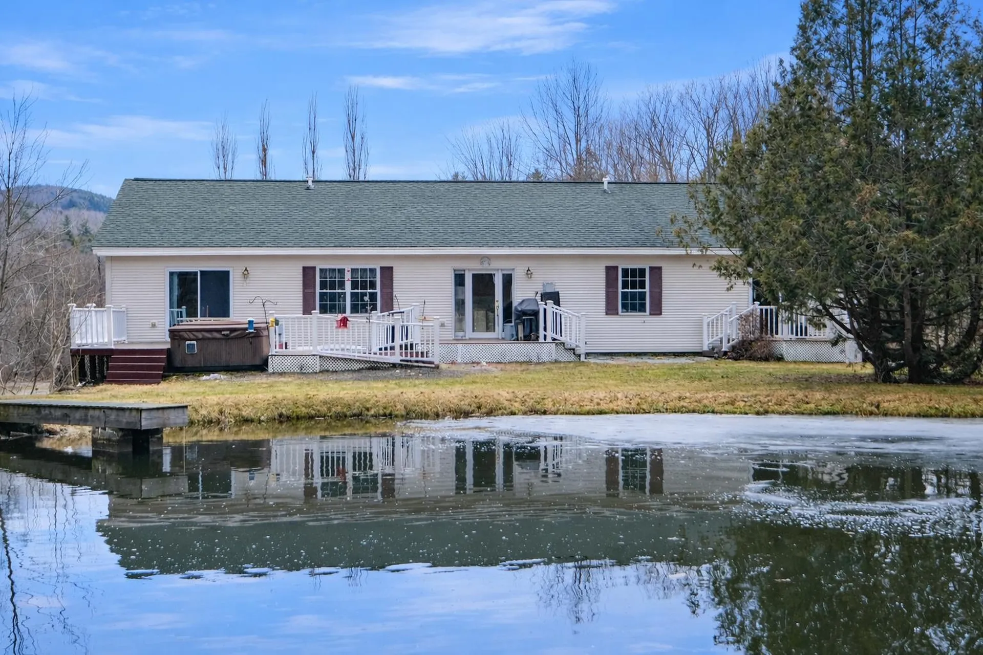 5 Malagash Road Reading VT 05062