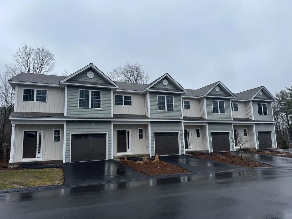 5C Dearborn Circle Goffstown NH 03045