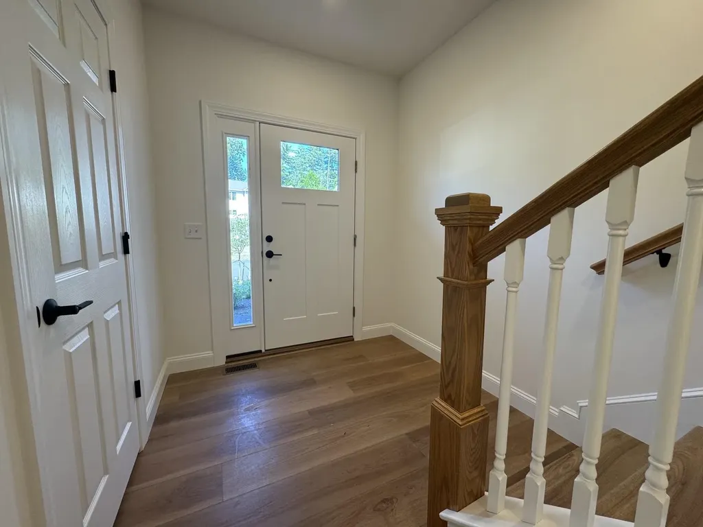 5C Dearborn Circle Goffstown NH 03045