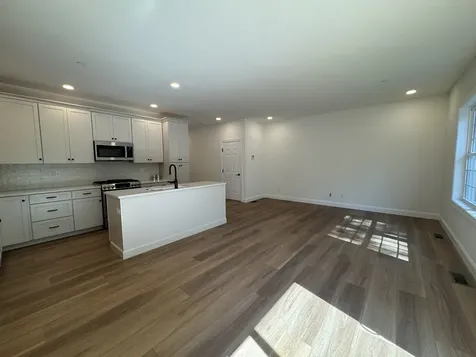 5C Dearborn Circle Goffstown NH 03045