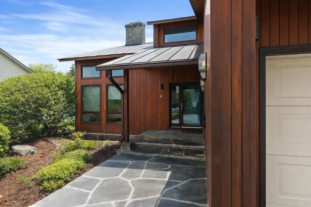 564 South Bay Circle Colchester VT 05446