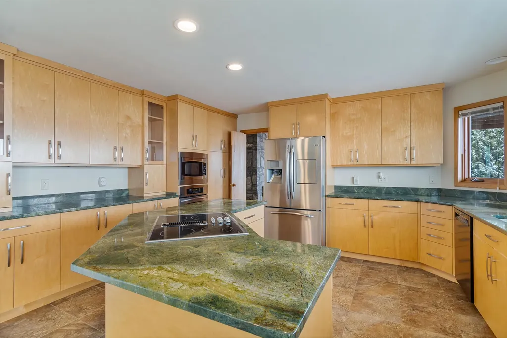 564 South Bay Circle Colchester VT 05446