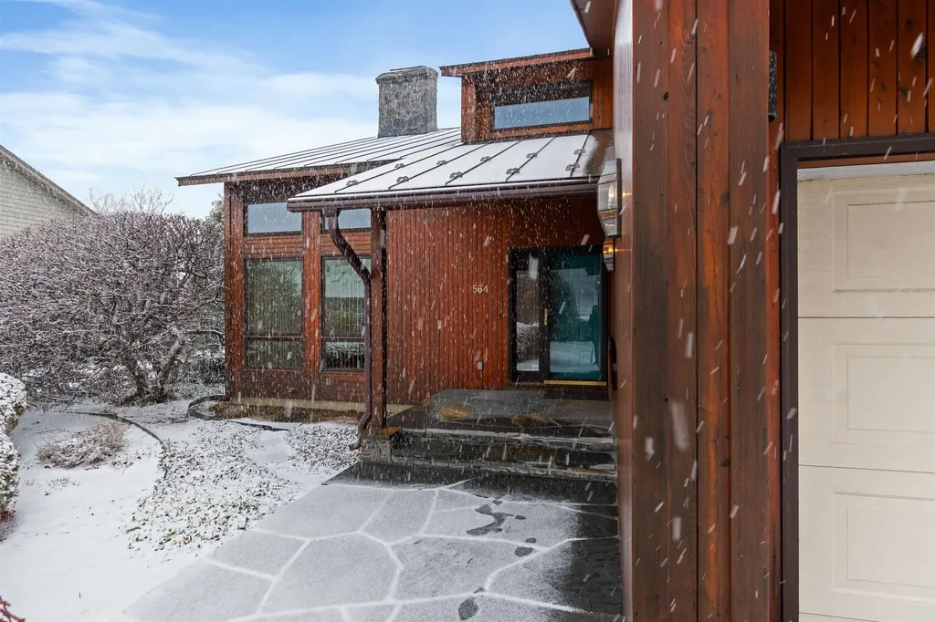 564 South Bay Circle Colchester VT 05446