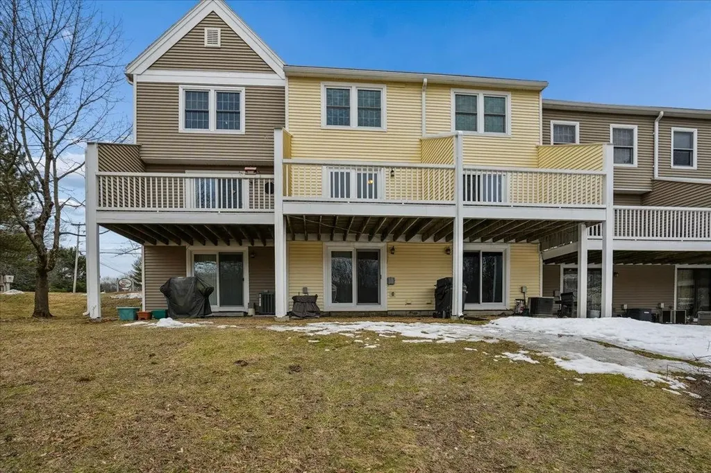 417 Fox Hollow Way Manchester NH 03104