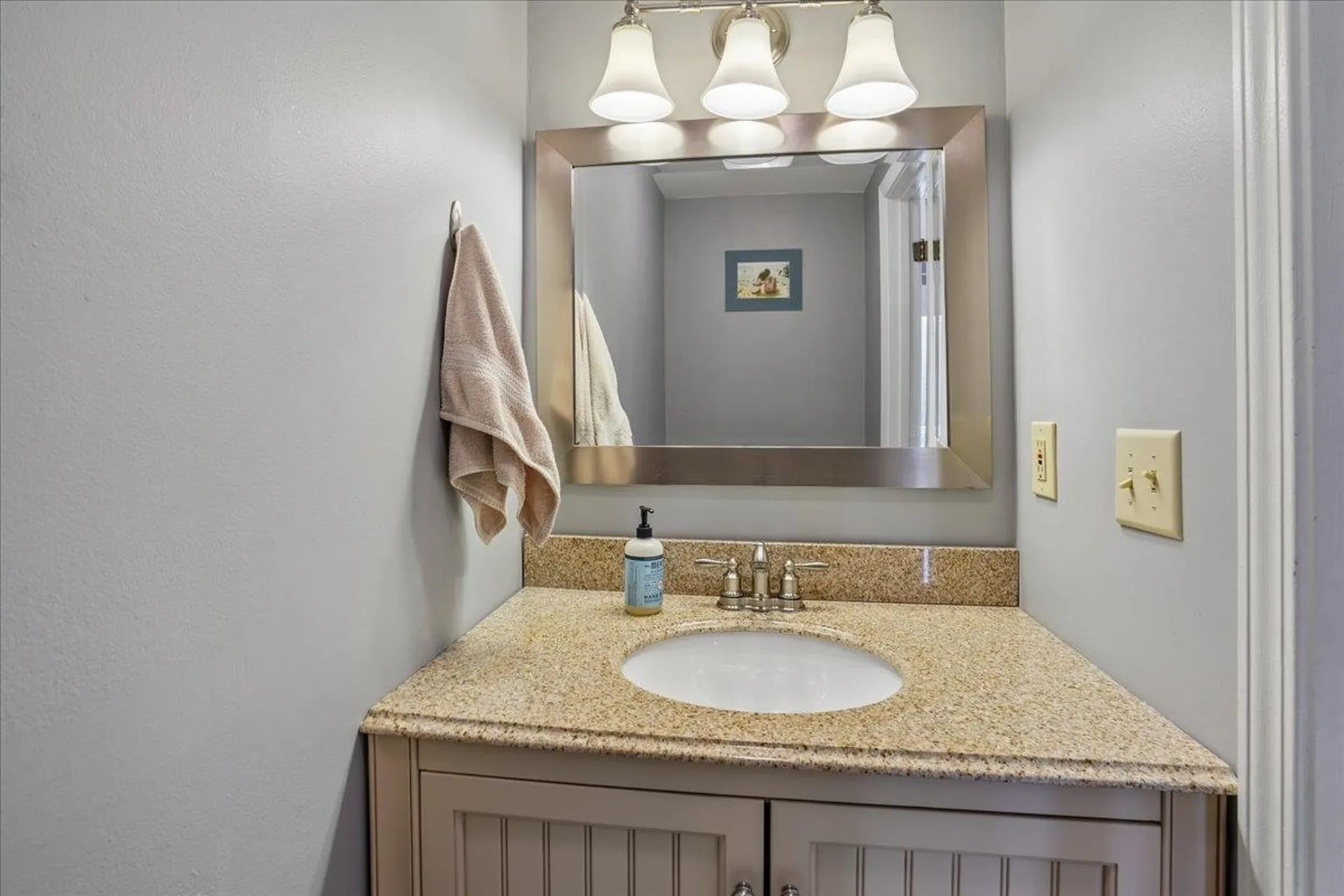 417 Fox Hollow Way Manchester NH 03104