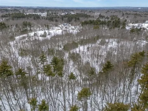 51 Pond Street Newton NH 03858