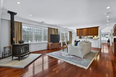 51 Pond Street Newton NH 03858