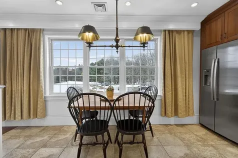 51 Pond Street Newton NH 03858