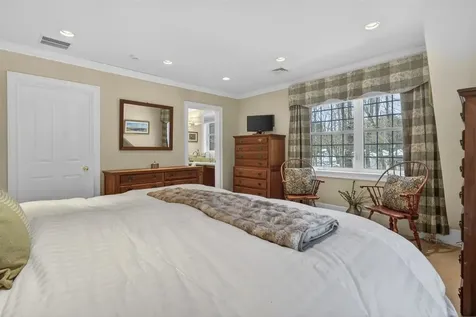 51 Pond Street Newton NH 03858