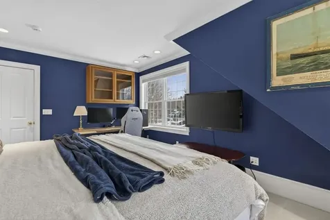 51 Pond Street Newton NH 03858