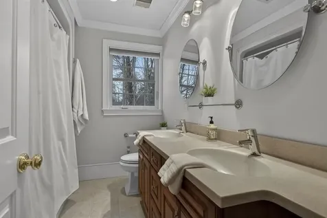 51 Pond Street Newton NH 03858