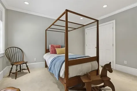 51 Pond Street Newton NH 03858