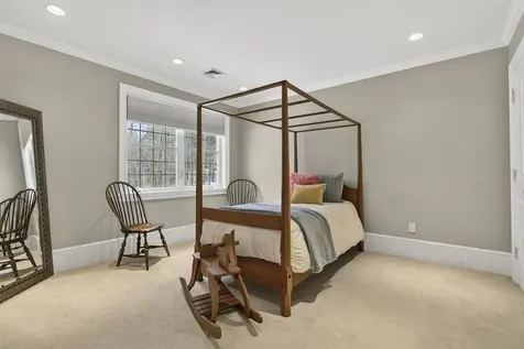 51 Pond Street Newton NH 03858