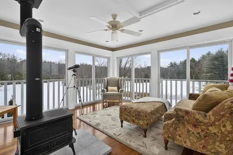 51 Pond Street Newton NH 03858