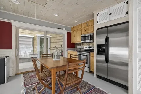 51 Pond Street Newton NH 03858