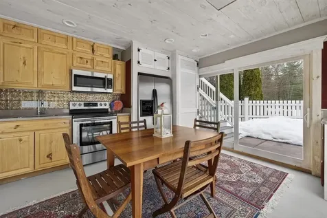 51 Pond Street Newton NH 03858