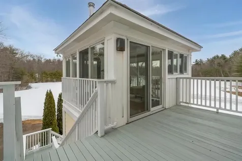 51 Pond Street Newton NH 03858