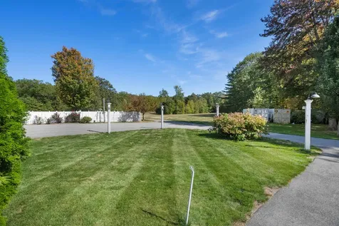 51 Pond Street Newton NH 03858