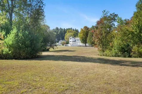 51 Pond Street Newton NH 03858