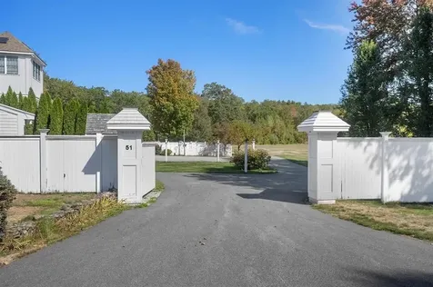 51 Pond Street Newton NH 03858