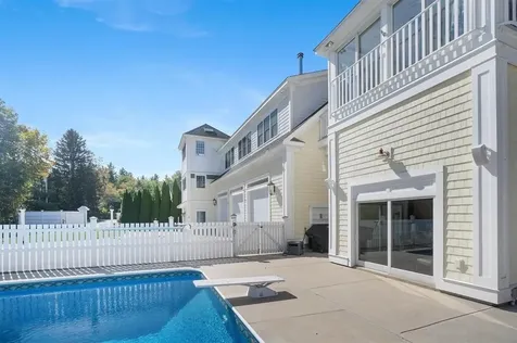 51 Pond Street Newton NH 03858