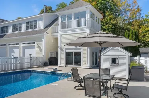 51 Pond Street Newton NH 03858