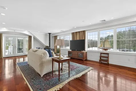 51 Pond Street Newton NH 03858