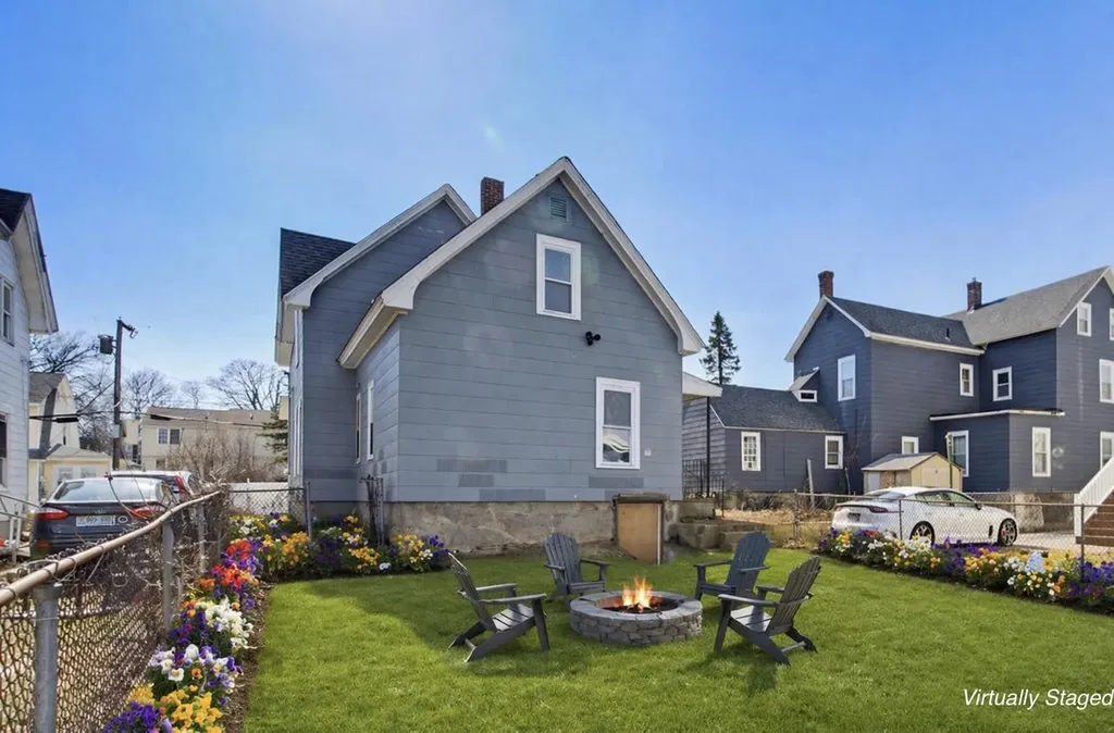 10 Hayes Avenue Manchester NH 03103