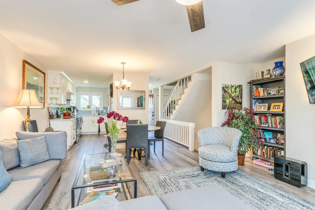 10 Thornhill Road Stratham NH 03885