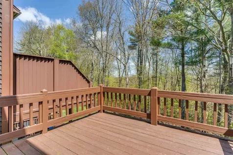10 Thornhill Road Stratham NH 03885