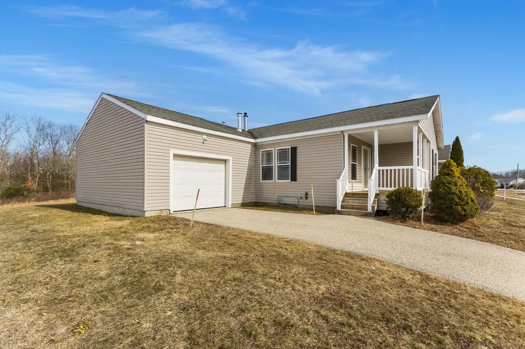 38 Tarah Way Fremont NH 03044