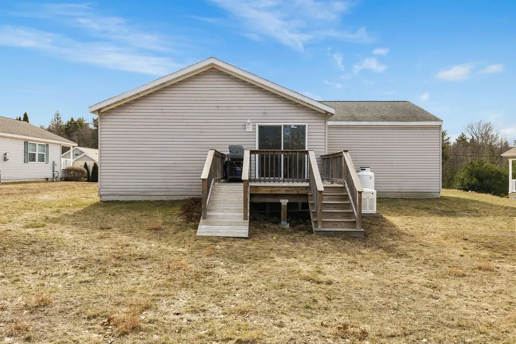 38 Tarah Way Fremont NH 03044