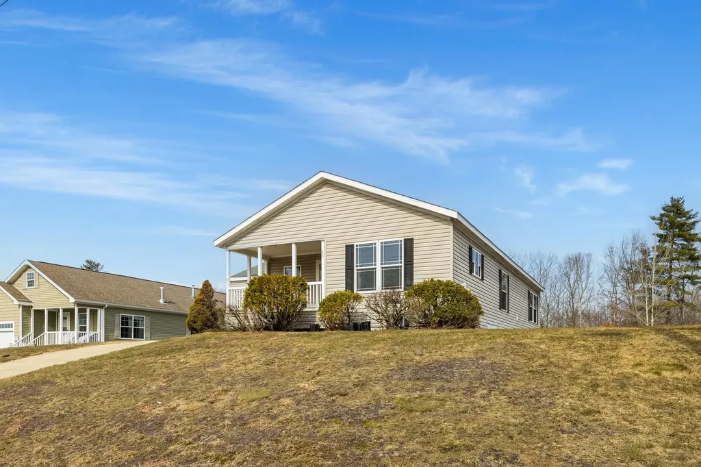 38 Tarah Way Fremont NH 03044