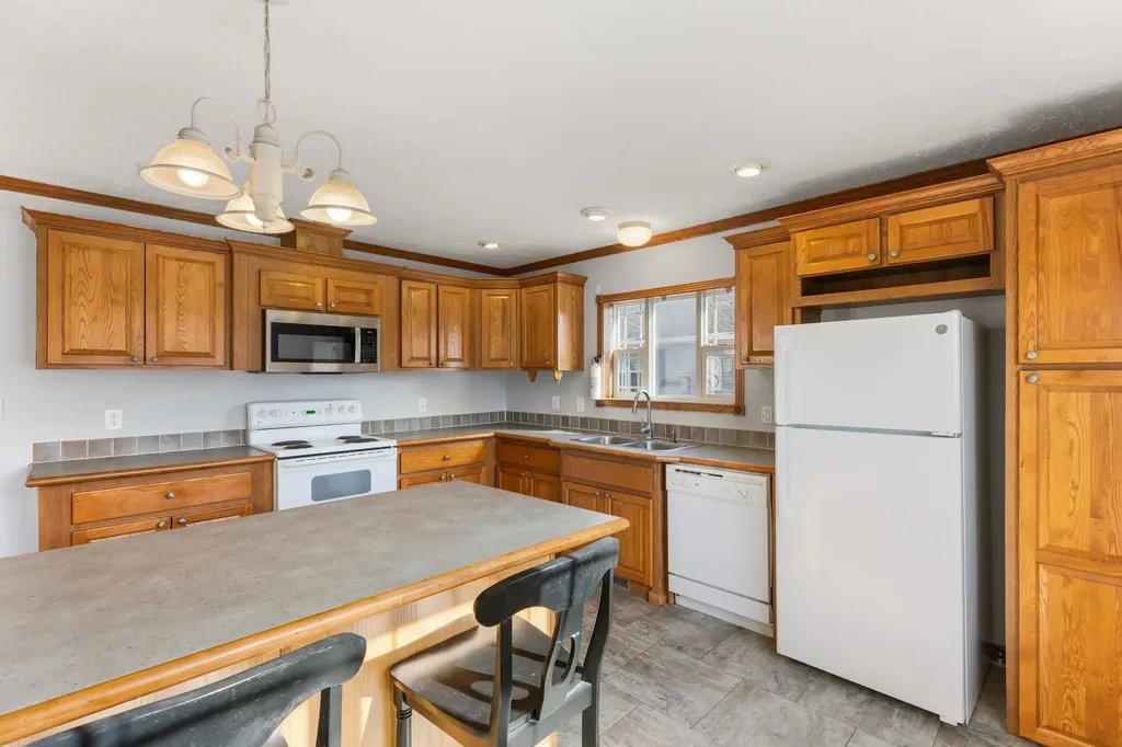 38 Tarah Way Fremont NH 03044