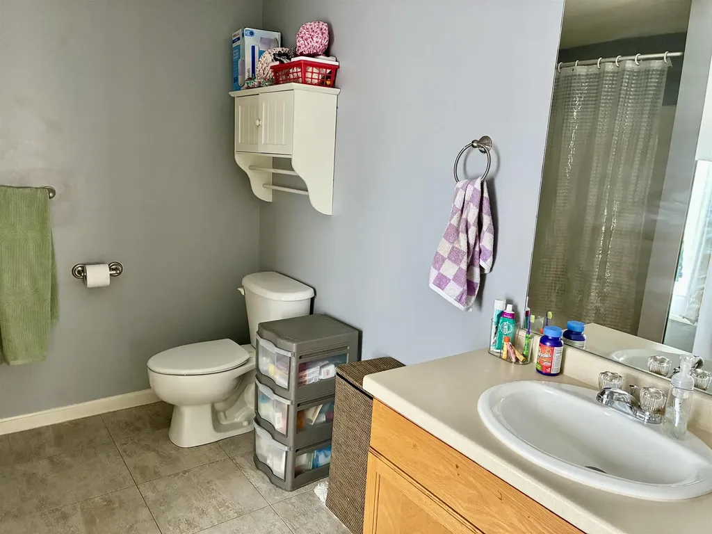 12 Vista Ridge Drive Londonderry NH 03053