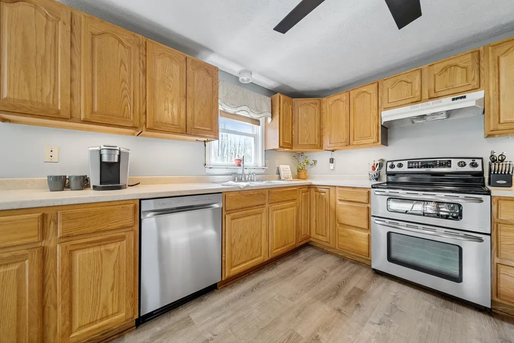 80 Horizon Lane Candia NH 03034