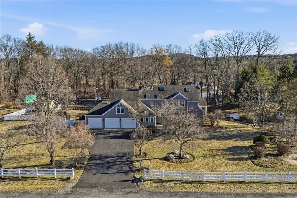 98 Dow Road Hollis NH 03049